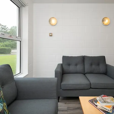 Castlewhite - Ucc Summer Beds شقة *